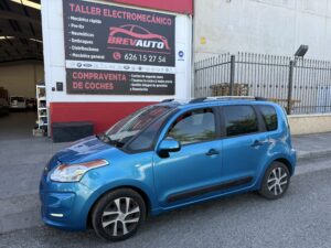 citroen c3 picasso 1.6hdi con 92cv, año 2013 con 195.000km, vehiculo repasaso de chapa, todo el mantenimiento echo, transferencia incluida en el precio y 1 año de garantia