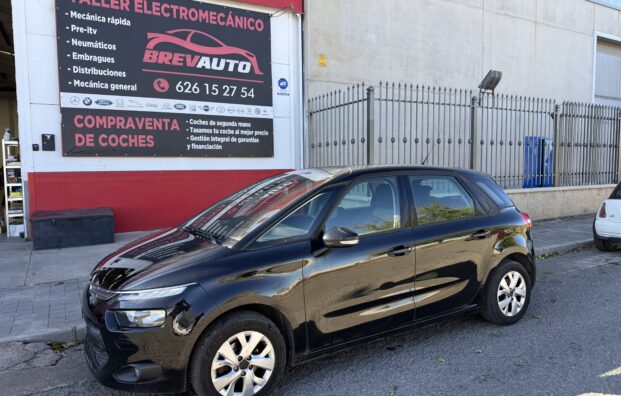 Citroen Picasso 1.6hdi 115 CV con 177.000km , año 2014 vehículo único propietario, vehículo con todo mantenimiento echo, muchos extras , transferencia incluida en el precio y 1 año de garantía