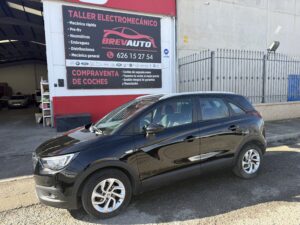 Opel Crossland X 1.6CDTI 100cv año 2017 con 190.000km, vehículo único propietario, en perfectas condiciones tanta de interior como exterior, libro de mantenimiento sellado, revisado y mantenimiento completo echo para su venta, 1 año de garantía y transferencia incluida en el precio