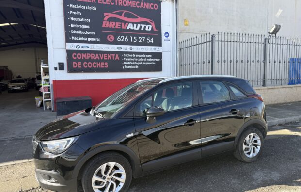 Opel Crossland X 1.6CDTI 100cv año 2017 con 190.000km, vehículo único propietario, en perfectas condiciones tanta de interior como exterior, libro de mantenimiento sellado, revisado y mantenimiento completo echo para su venta, 1 año de garantía y transferencia incluida en el precio